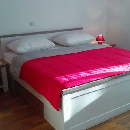 17855b Apartment *