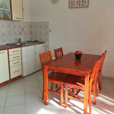 17855b Apartment